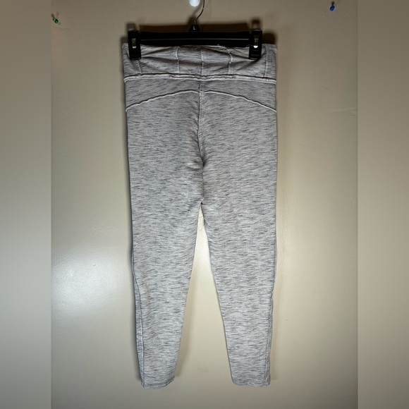 Free People Movement Hybrid Leggings High Rise Gray Exposed-Seam size S Women's - Picture 3 of 8